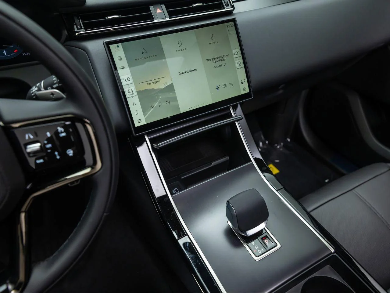 New 2026 Carpathian Grey Land Rover P250 Dynamic SE image 26