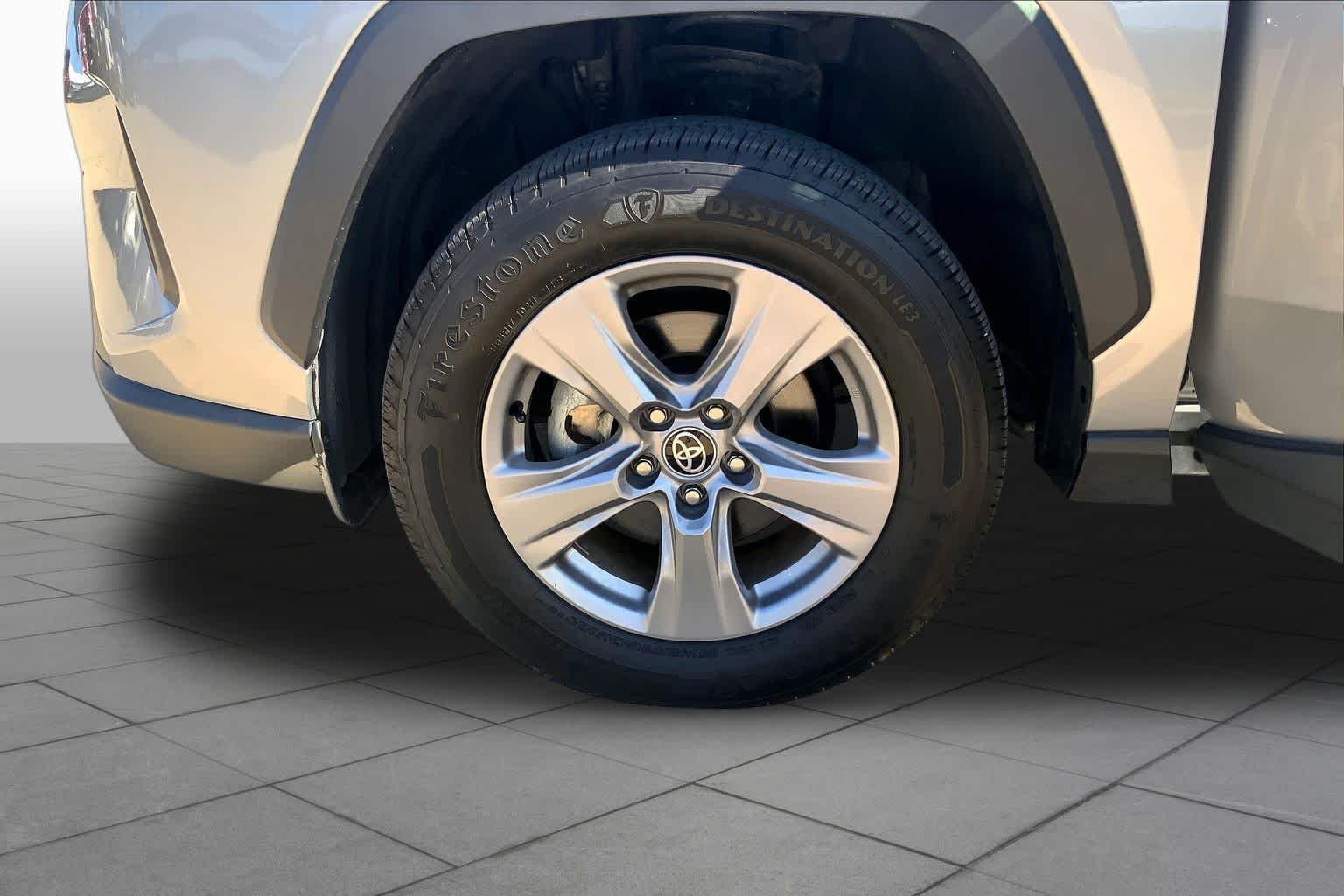 Used 2022 Silver Sky Metallic Toyota Hybrid XLE image 9