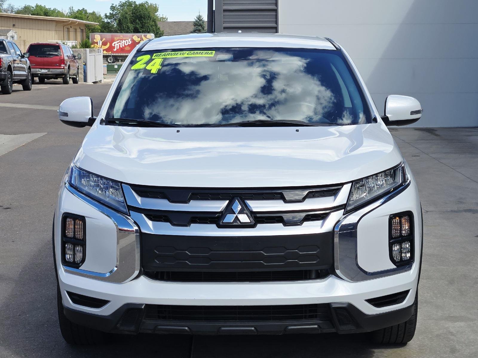 Used 2024 White Diamond Mitsubishi ES image 2