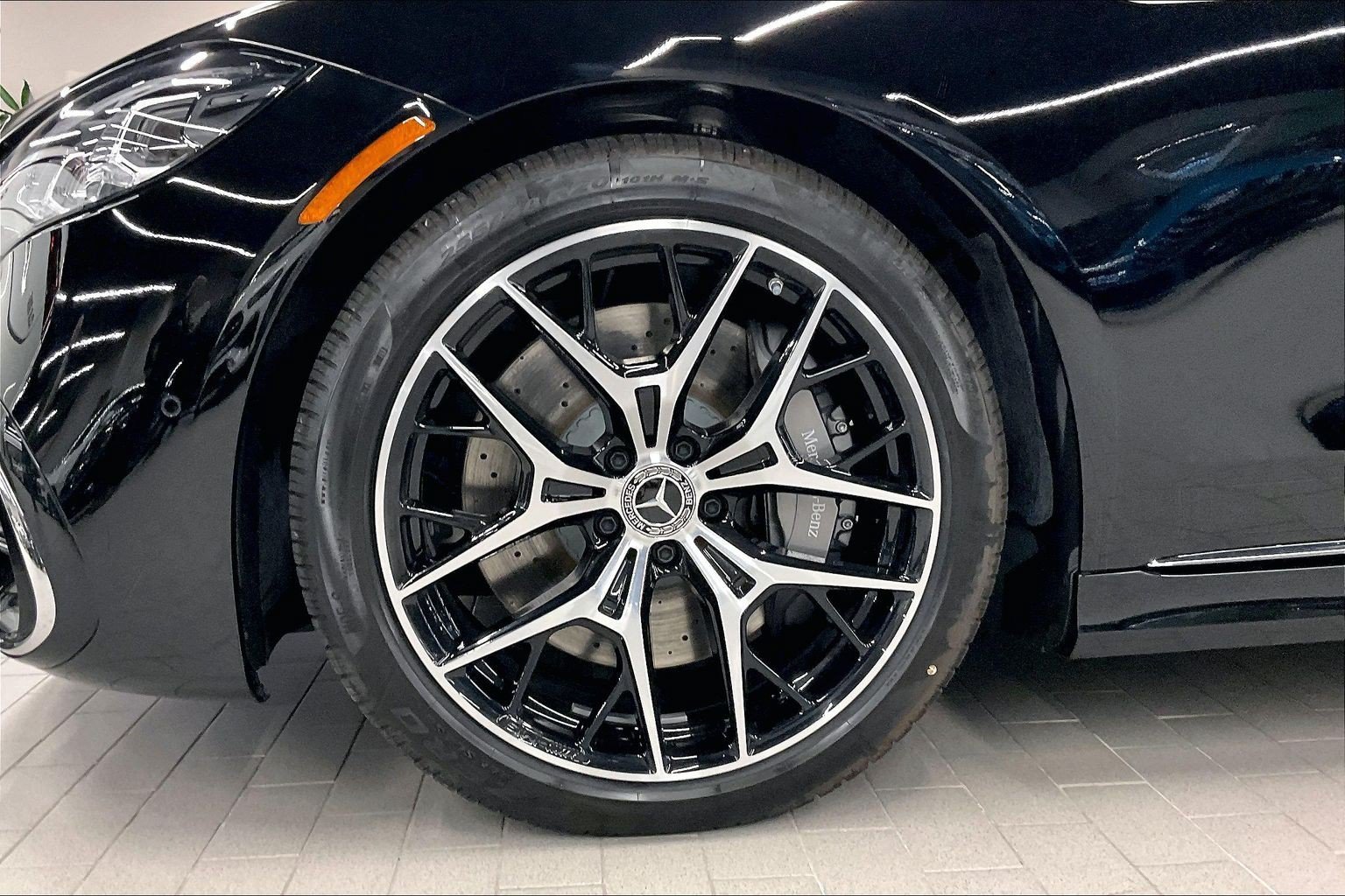 New 2027 Black Mercedes-Benz S 580 image 24