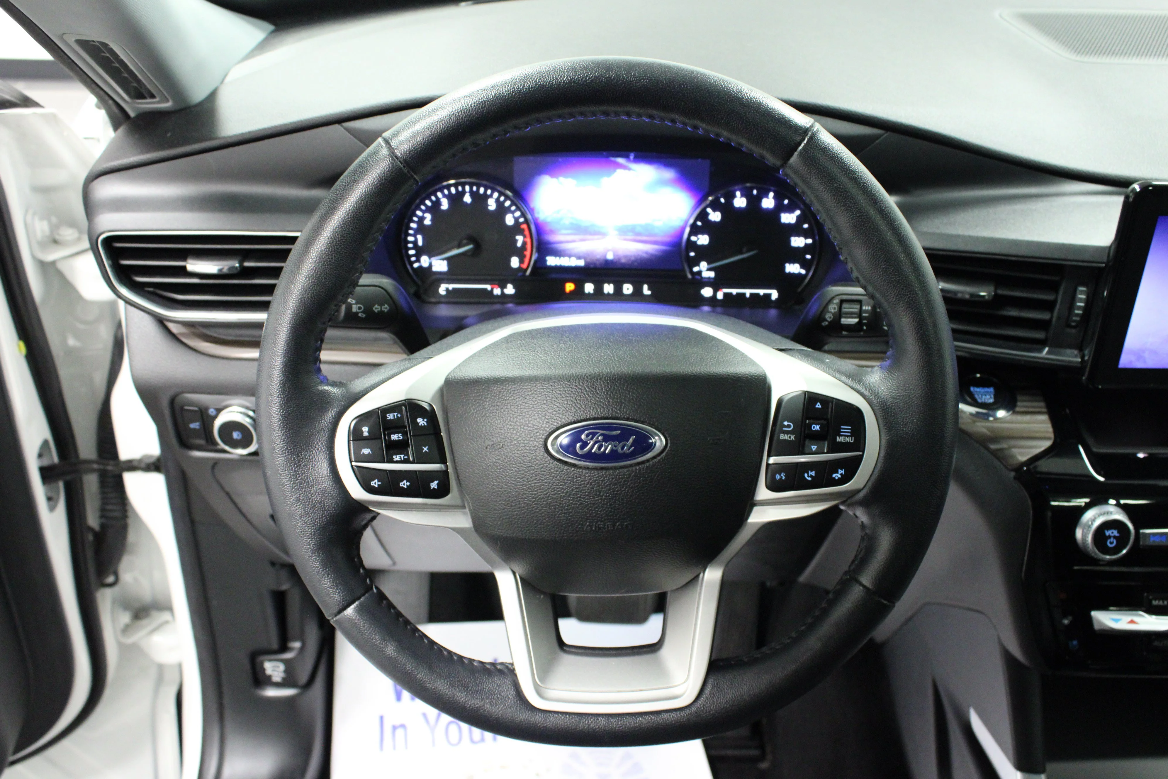 Used 2022 White Metallic Ford Limited image 18