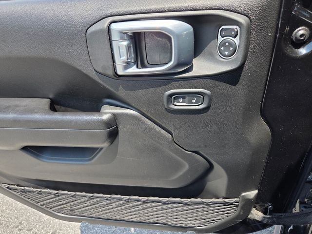 Used 2022 Black Jeep Willys image 28