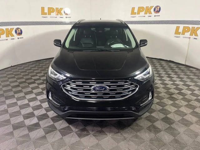 Used 2019 Black Metallic Ford SEL image 8