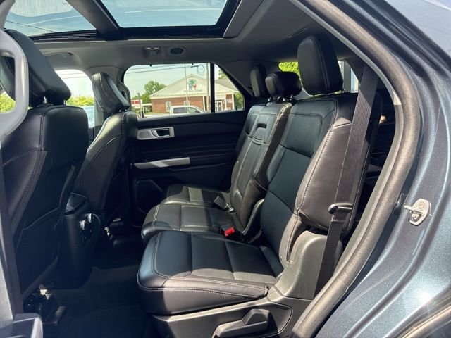 Used 2024 Blue Metallic Ford Limited image 11
