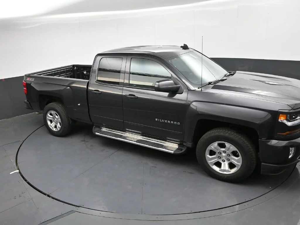 Used 2016 Tungsten Metallic Chevrolet LT image 17