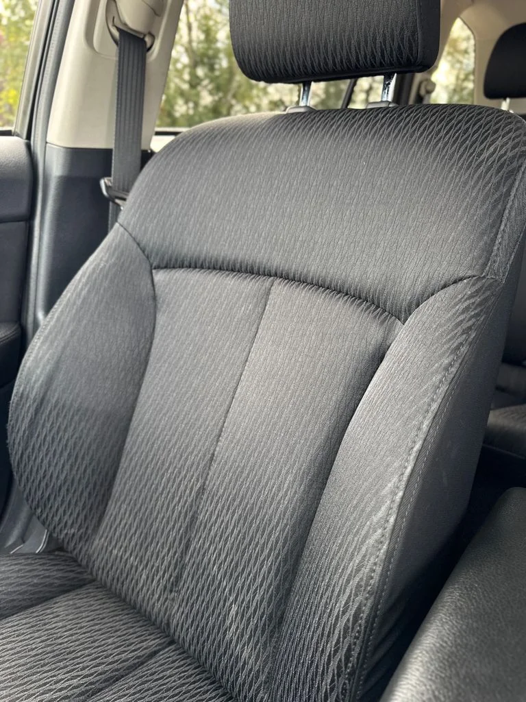 Used 2011 Silver Subaru 2.5i Premium image 28