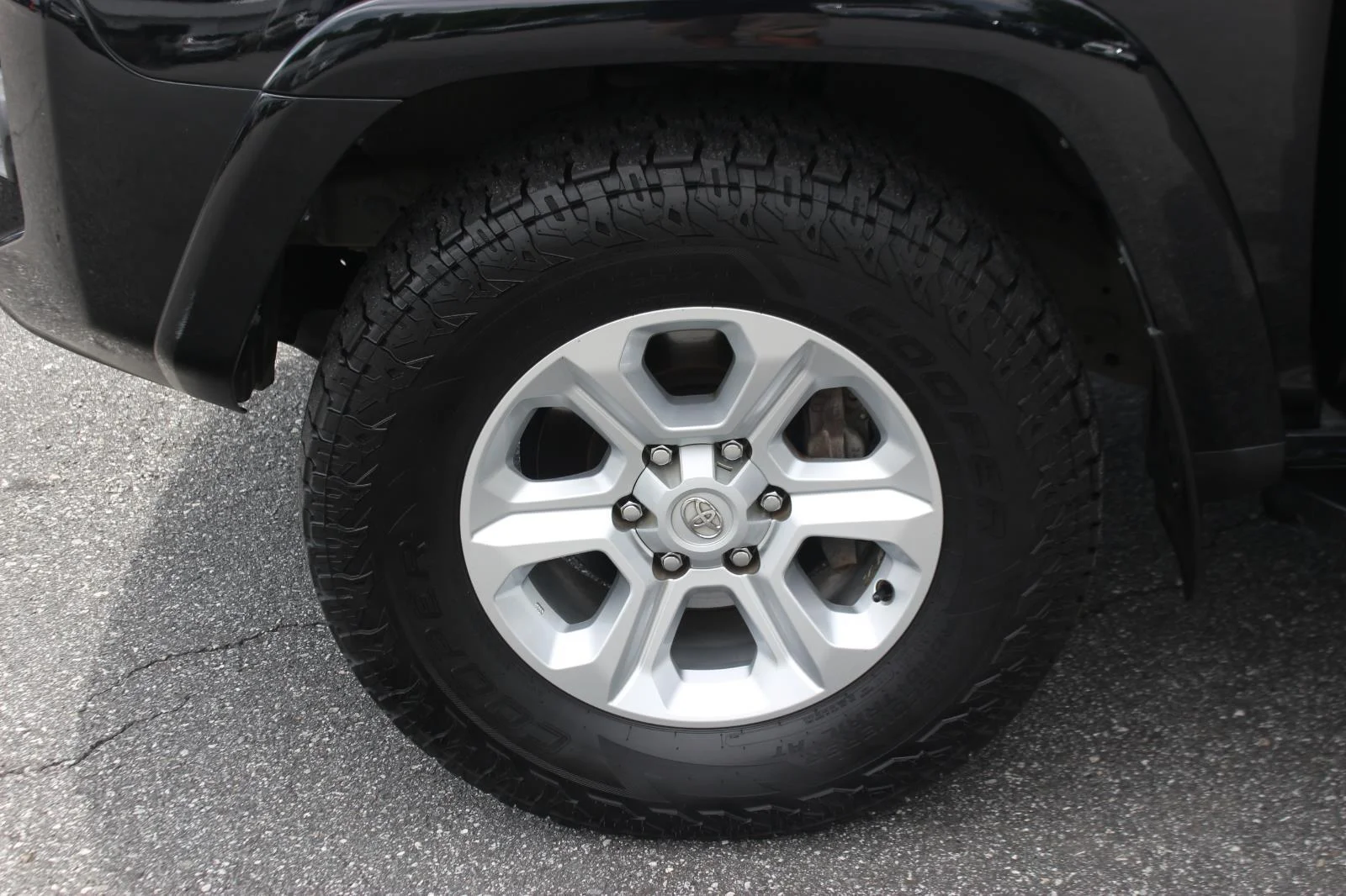 Used 2022 Black Toyota SR5 image 41