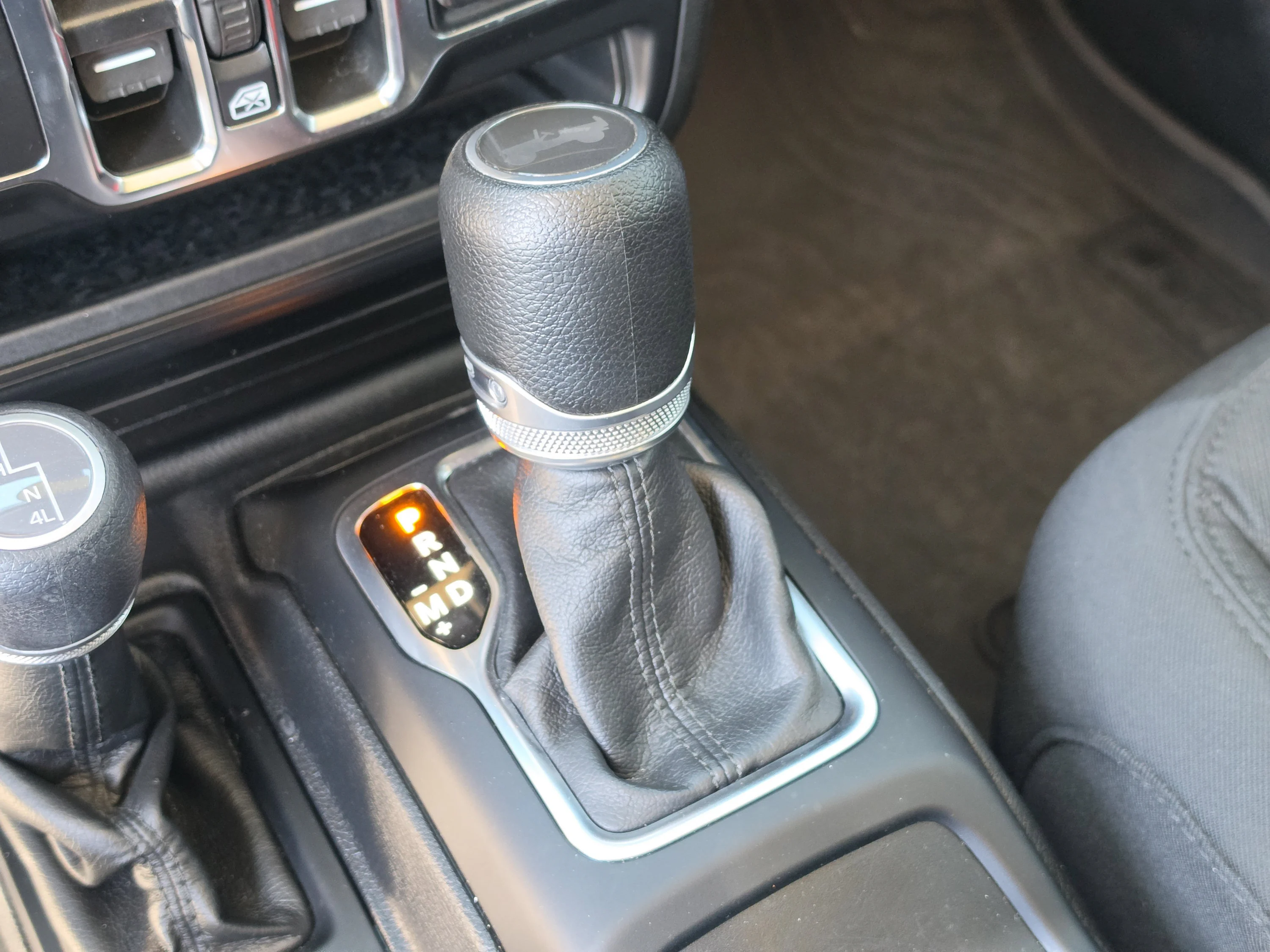 Used 2022 Bright White Clearcoat Jeep Unlimited Sport S image 27