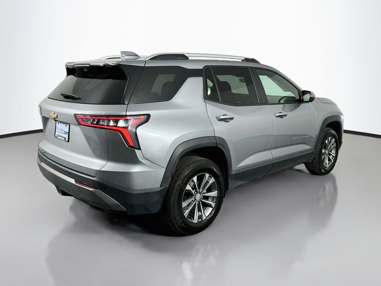 Used 2025 Sterling Gray Metallic Chevrolet LT image 8