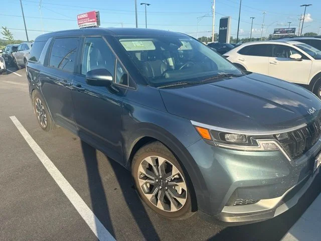 Used 2024 Blue Kia EX image 3