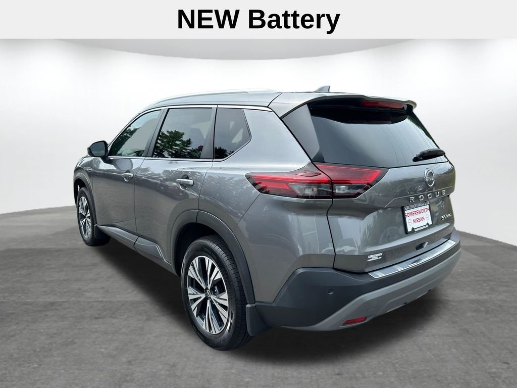 Used 2023 Gray Nissan SV image 7