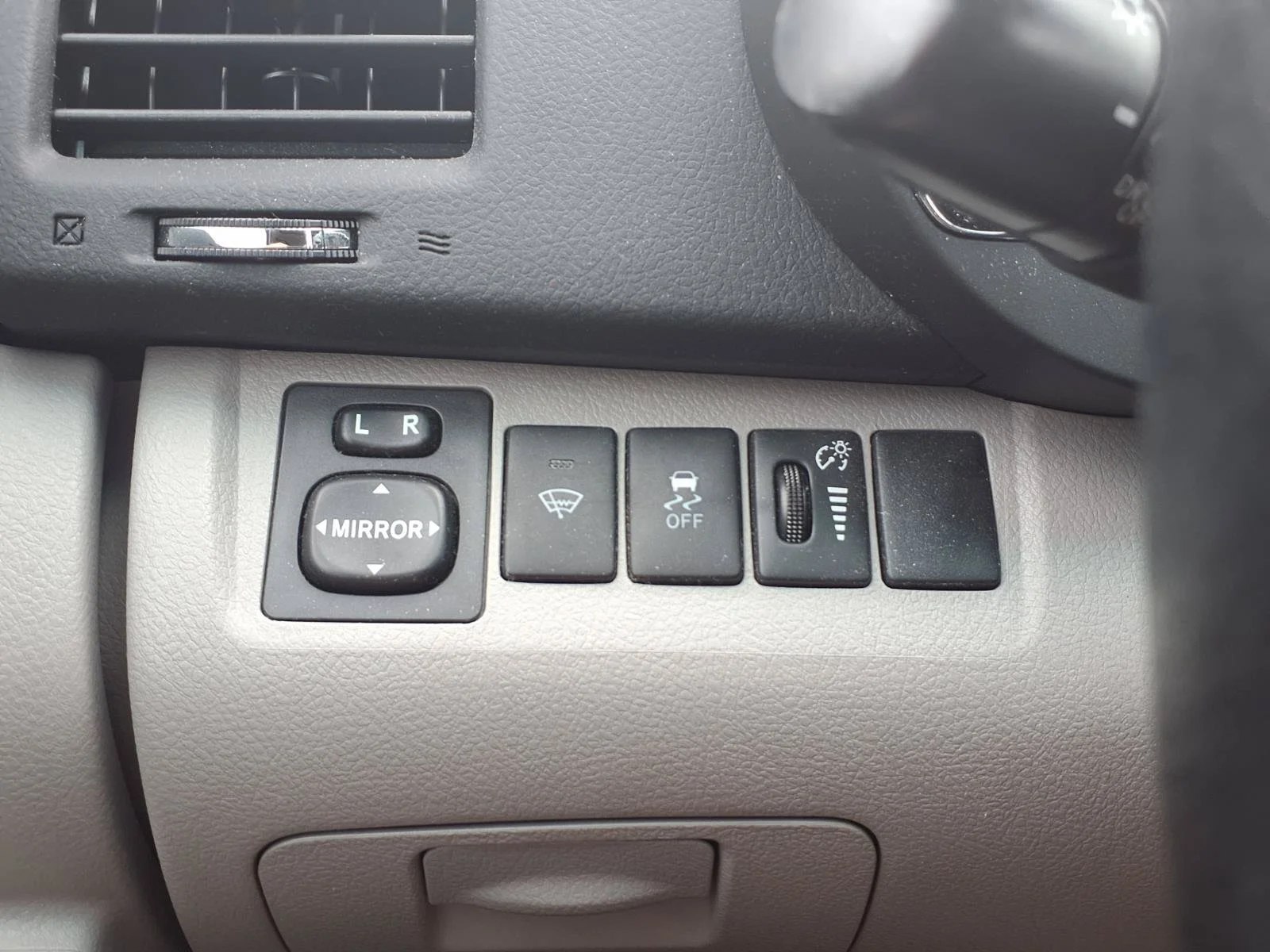 Used 2012 Classic Silver Metallic Toyota Base image 14