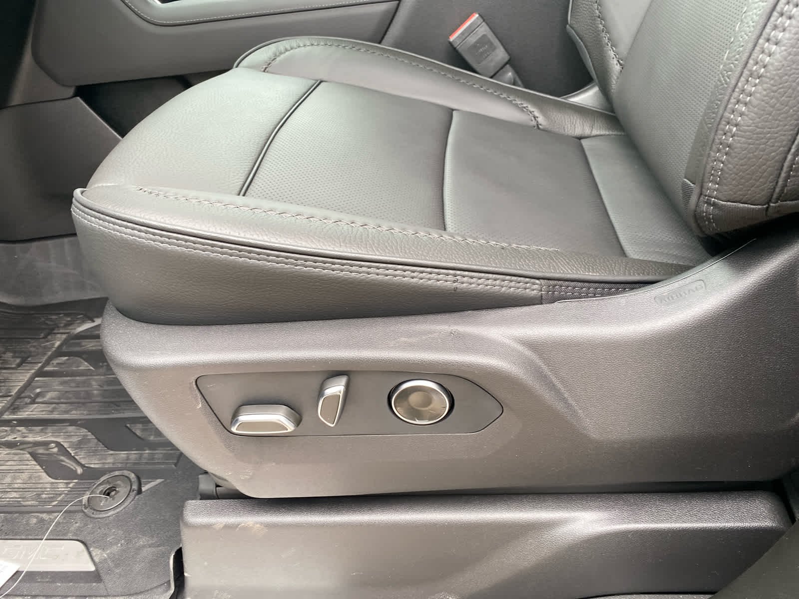 New 2026 Titanium Rush Metallic GMC Denali image 15