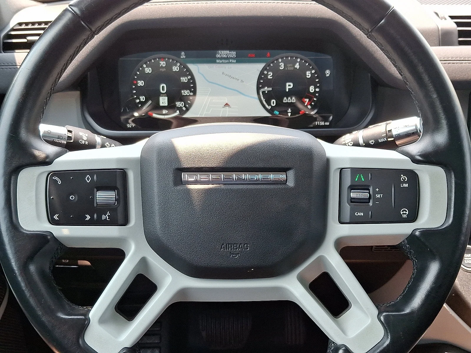 Used 2022 Eiger Grey Metallic   1Df Land Rover SE image 35