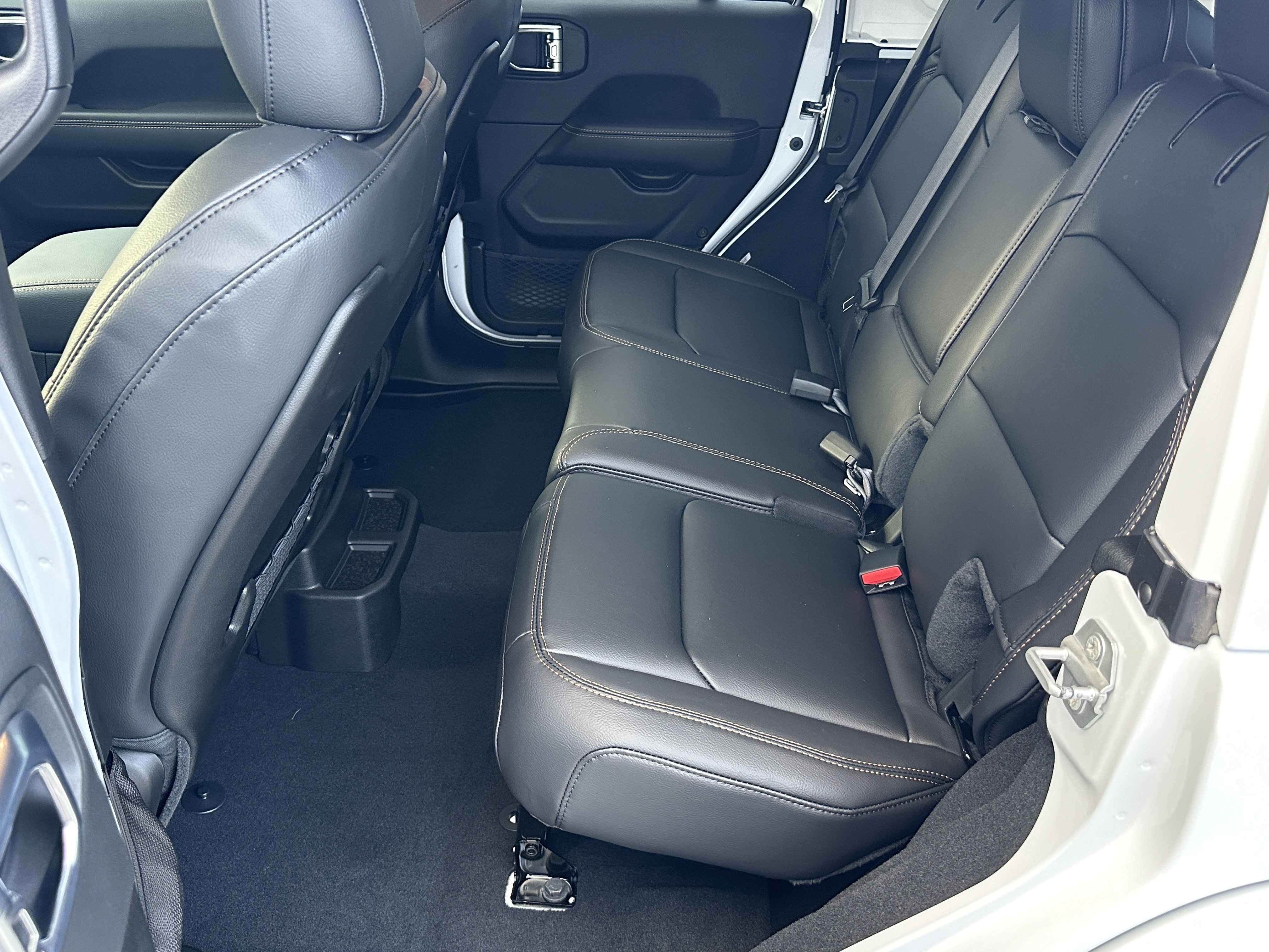 2025 Jeep Wrangler 4-Door Sahara - Photo 21