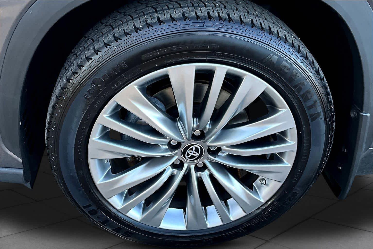 2023 Toyota Highlander Platinum - Photo 11