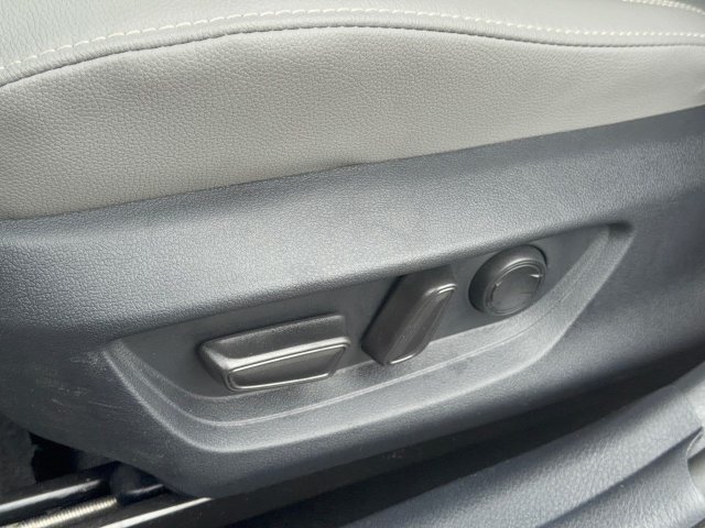 Certified Used 2025  Toyota SE image 15