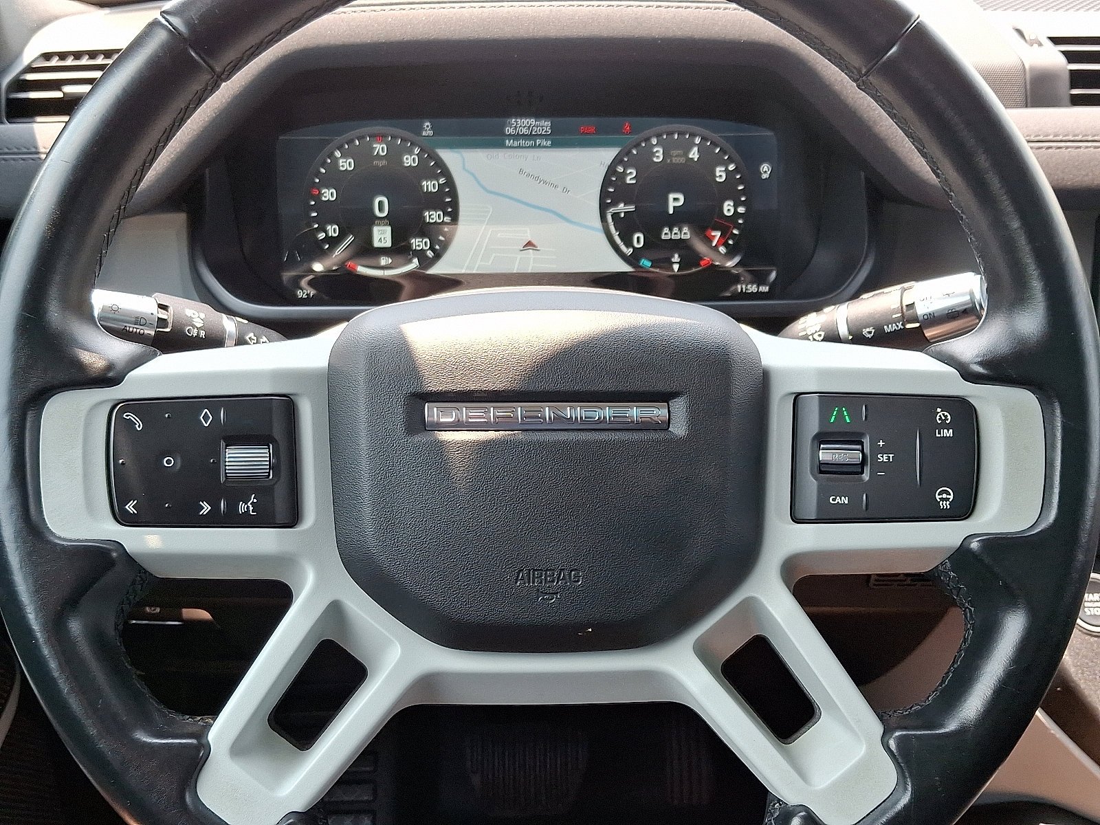 Certified Used 2022 Eiger Grey Metallic   1Df Land Rover SE image 35