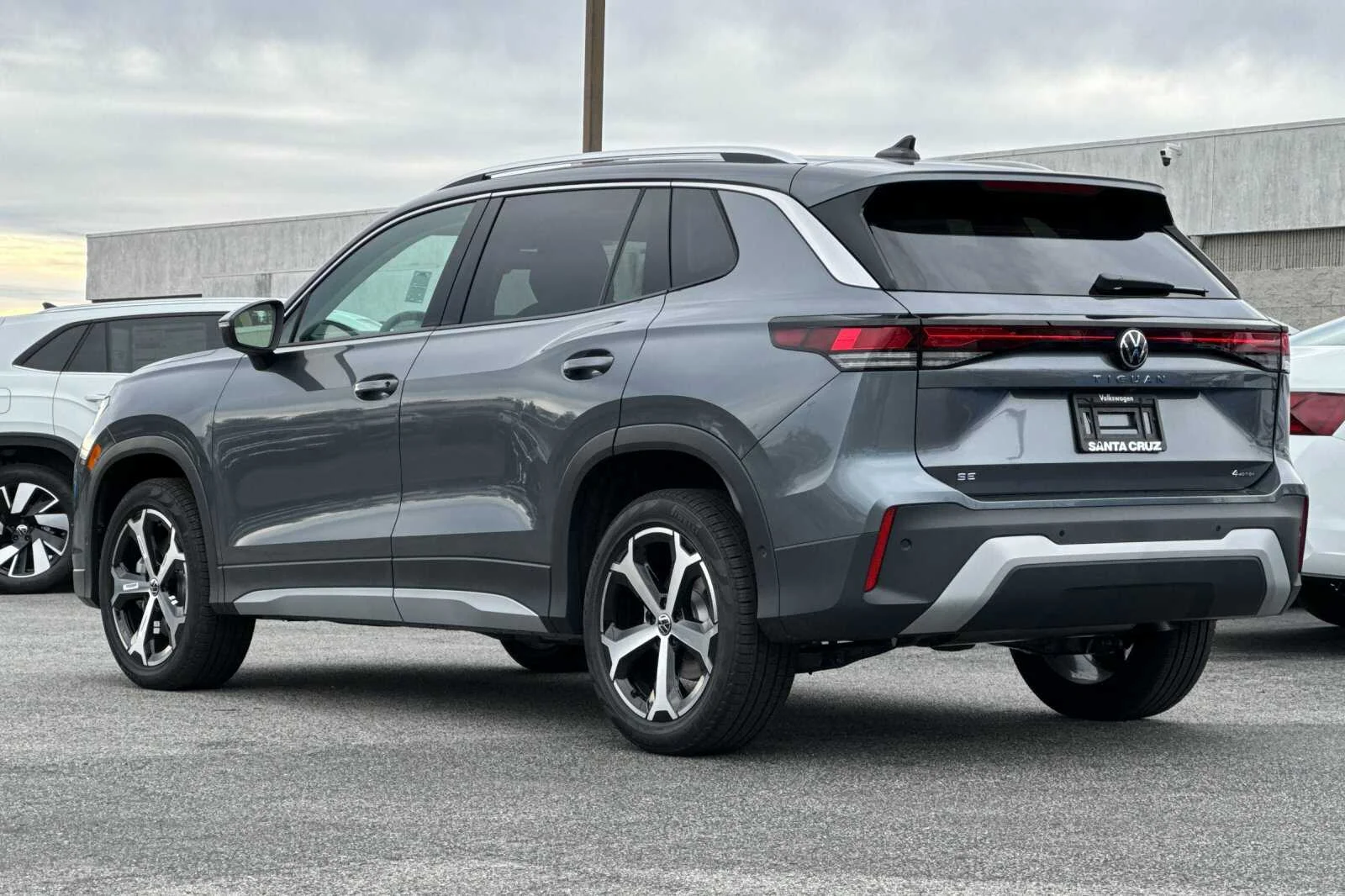 2026 Volkswagen Tiguan SE - Photo 6