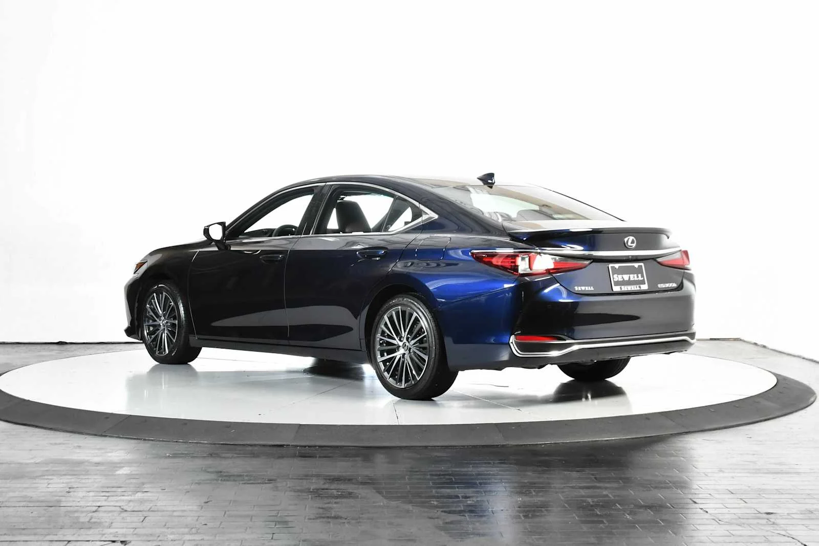 Used 2025 Nightfall Mica Lexus  image 3