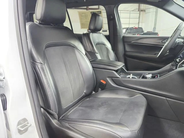 Used 2024 White Jeep Altitude X image 44
