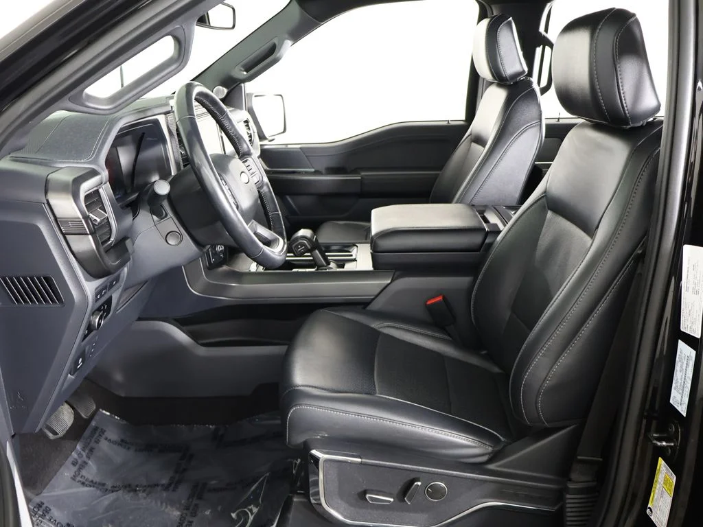 Used 2024 Agate Black Metallic Ford Lariat image 35