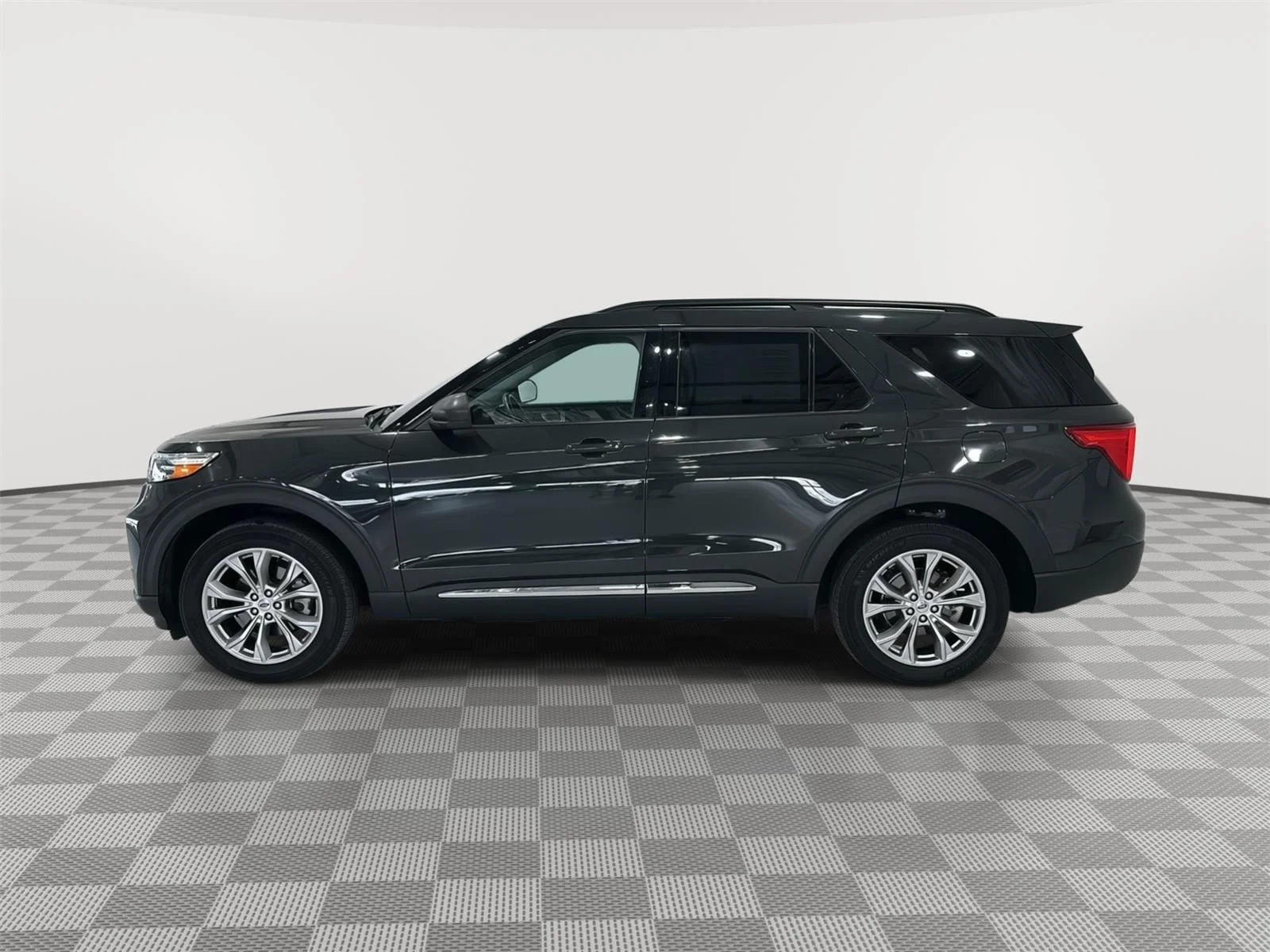 Used 2023 Ford Explorer XLT with VIN 1FMSK8DH6PGB13949 for sale in Alexandria, Minnesota