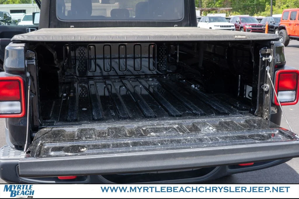 Certified Used 2023 Black Clearcoat Jeep Rubicon image 30