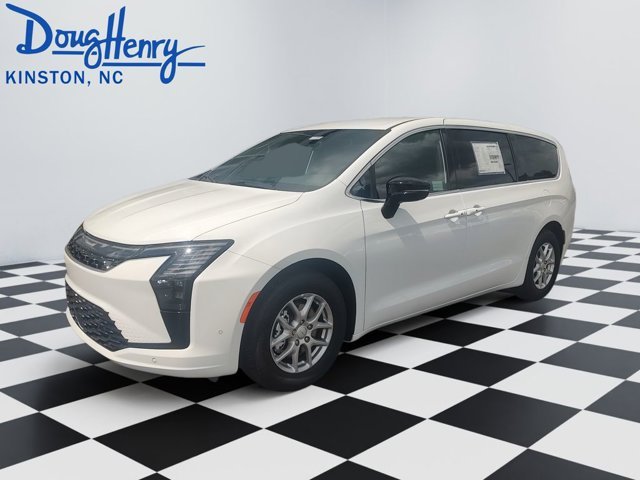 2027 Chrysler Pacifica Select's photo