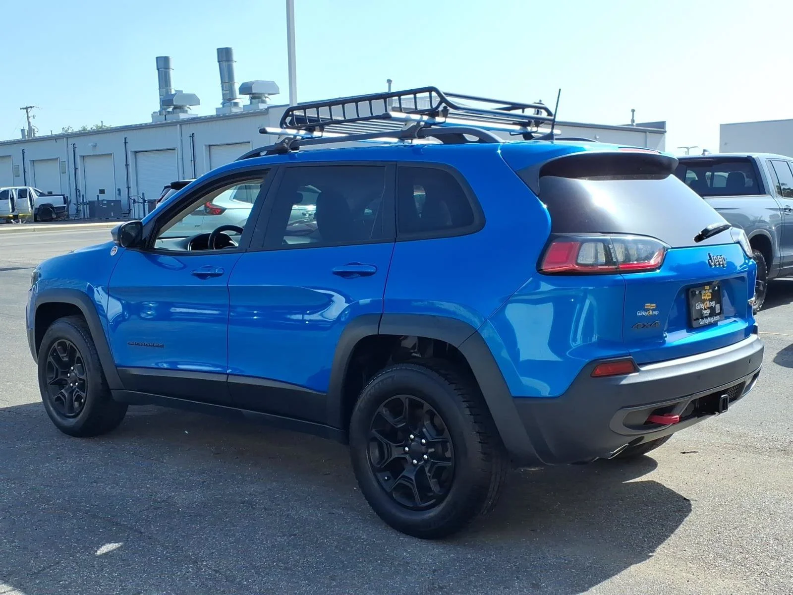 Used 2019 Hydro Blue Pearlcoat Jeep Trailhawk image 10