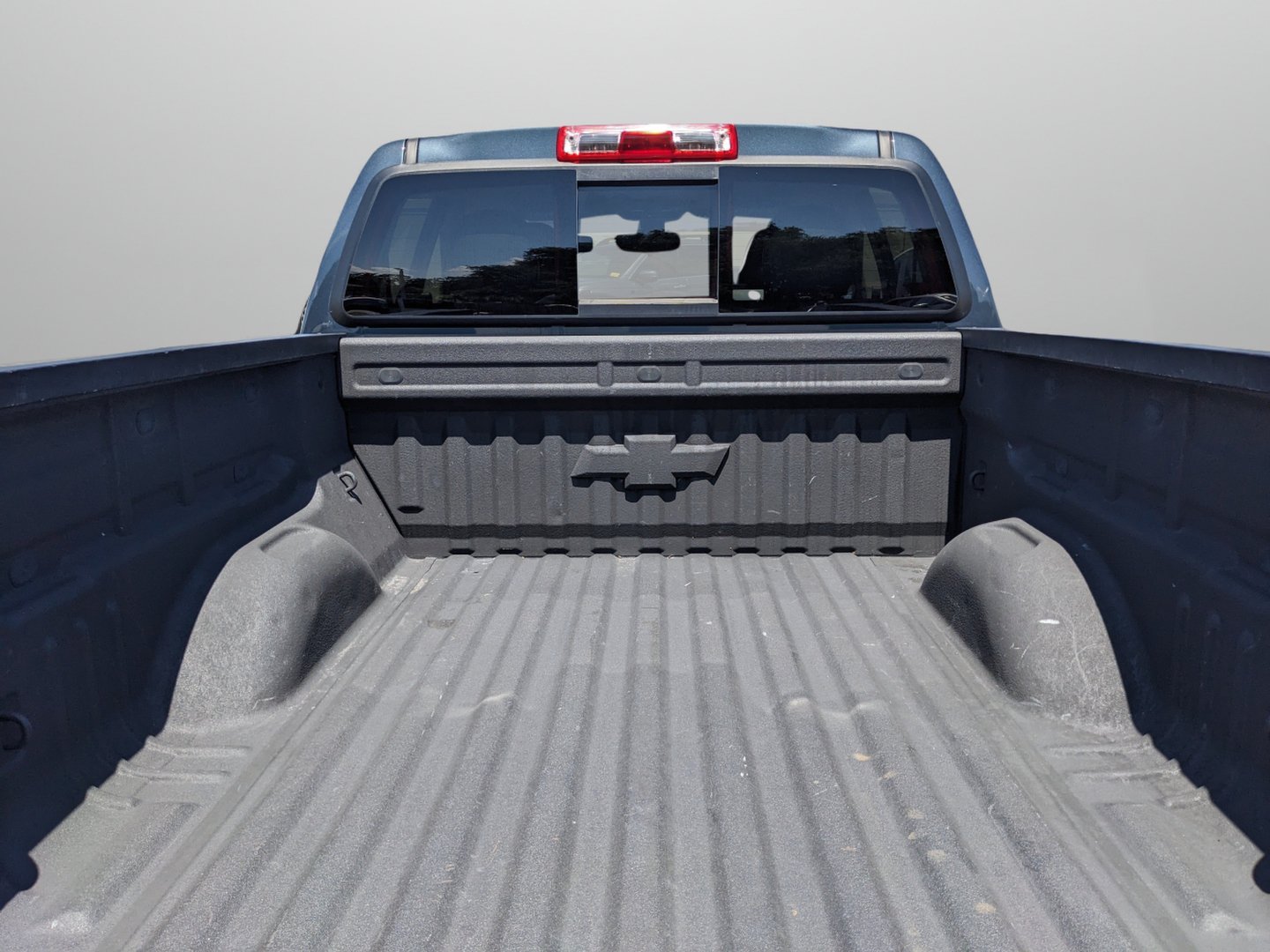 Used 2019 Shadow Gray Metallic Chevrolet 4WD LT image 9