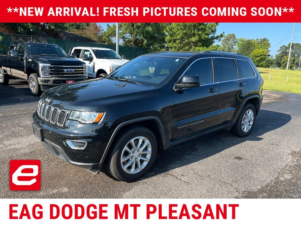 Used 2021 Black Jeep Laredo E image 2