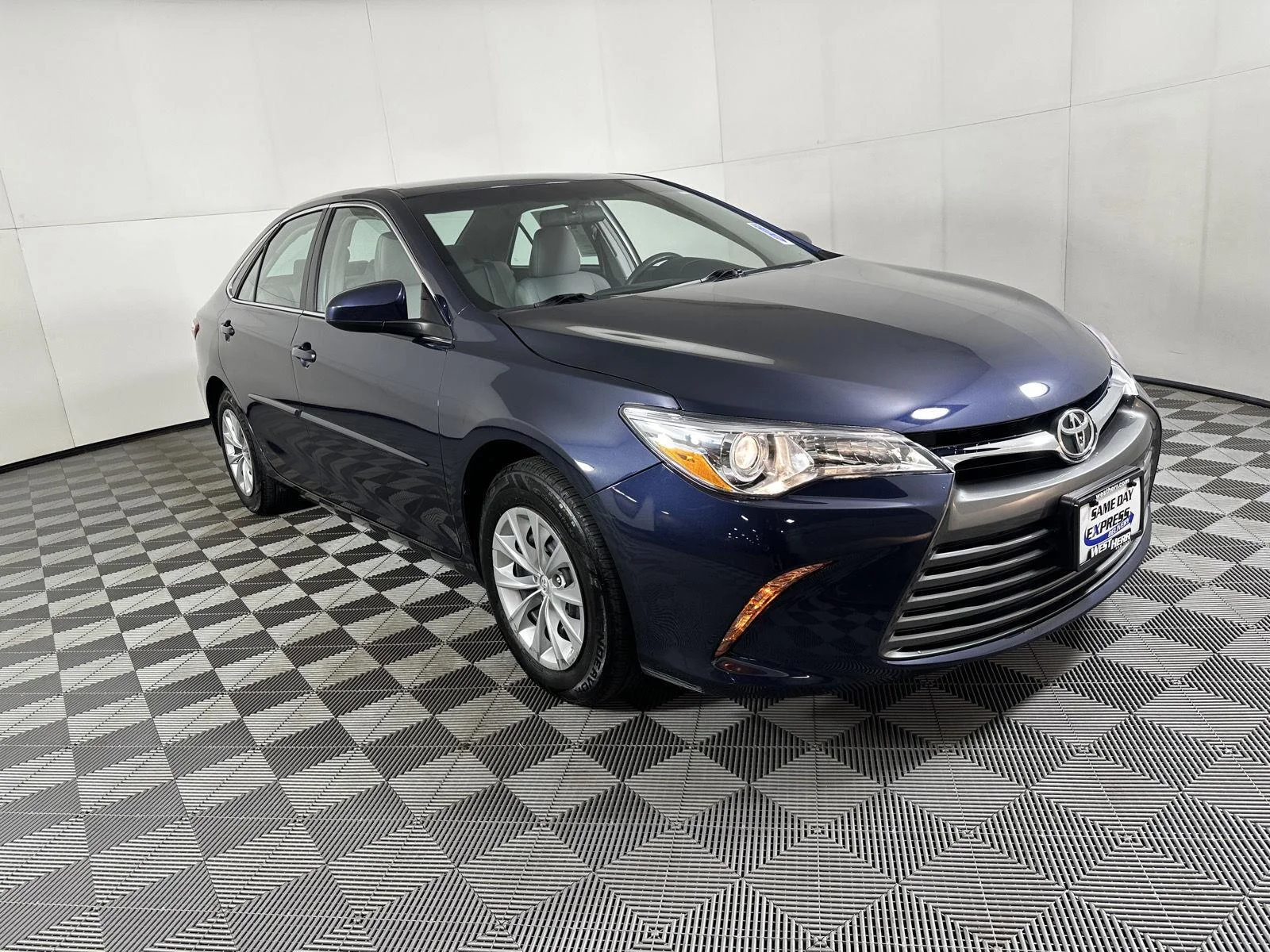 Used 2017 Parisian Night Pearl Toyota SE image 19
