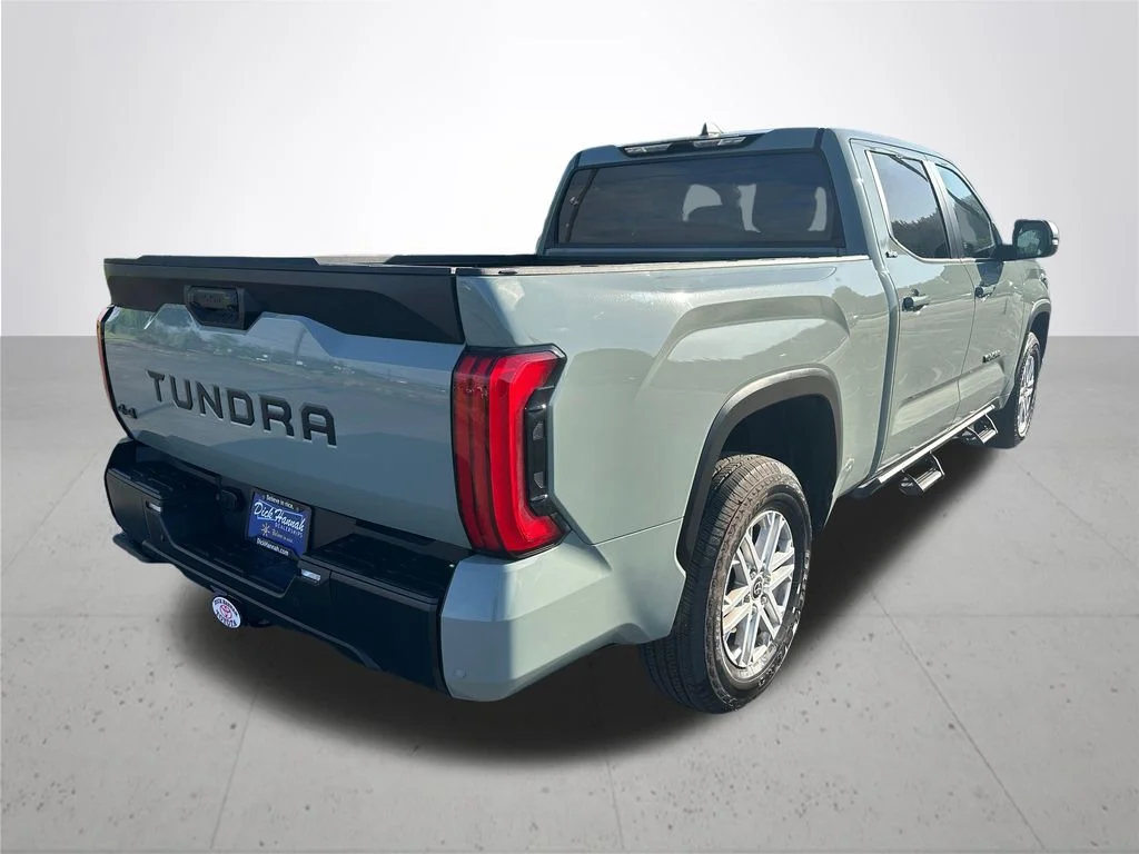 Used 2024  Toyota SR5 image 7