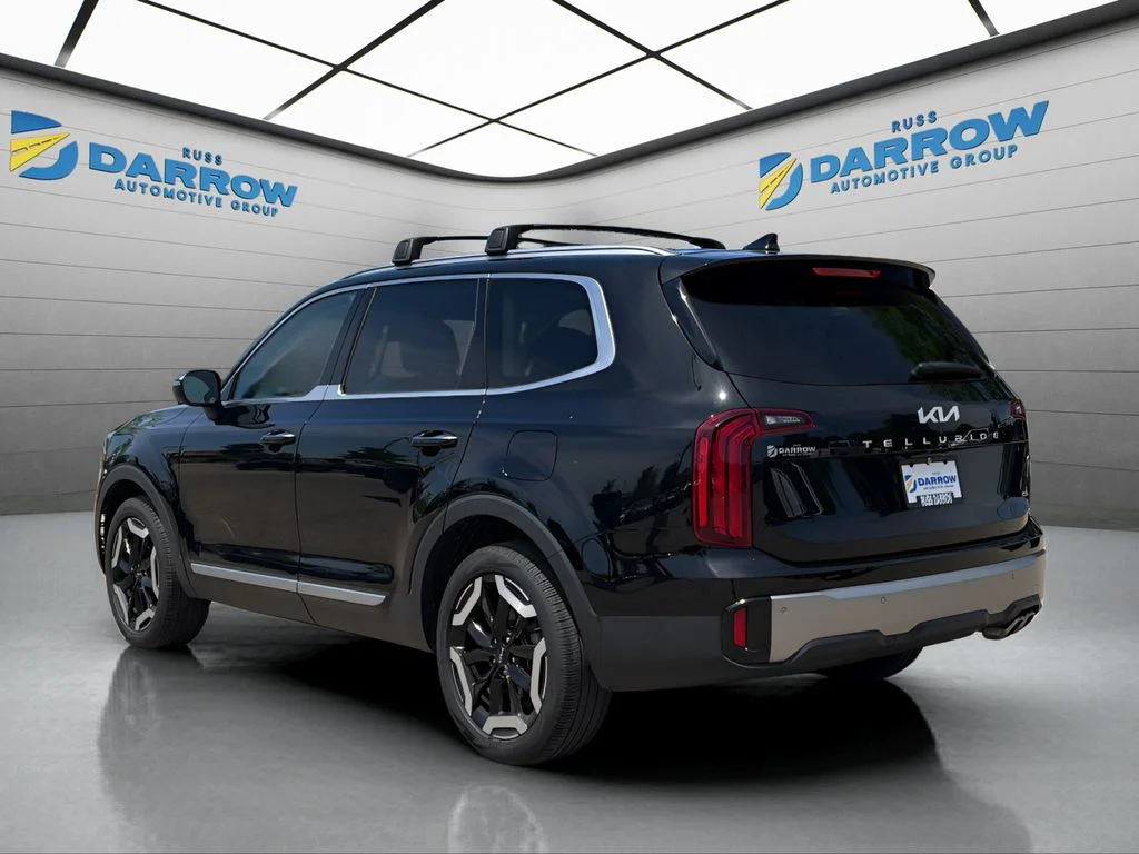 Used 2025 Black Kia S image 3