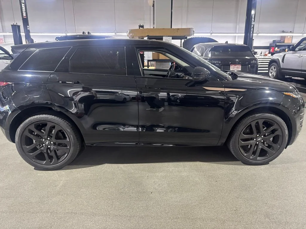 Used 2024  Land Rover Dynamic image 5
