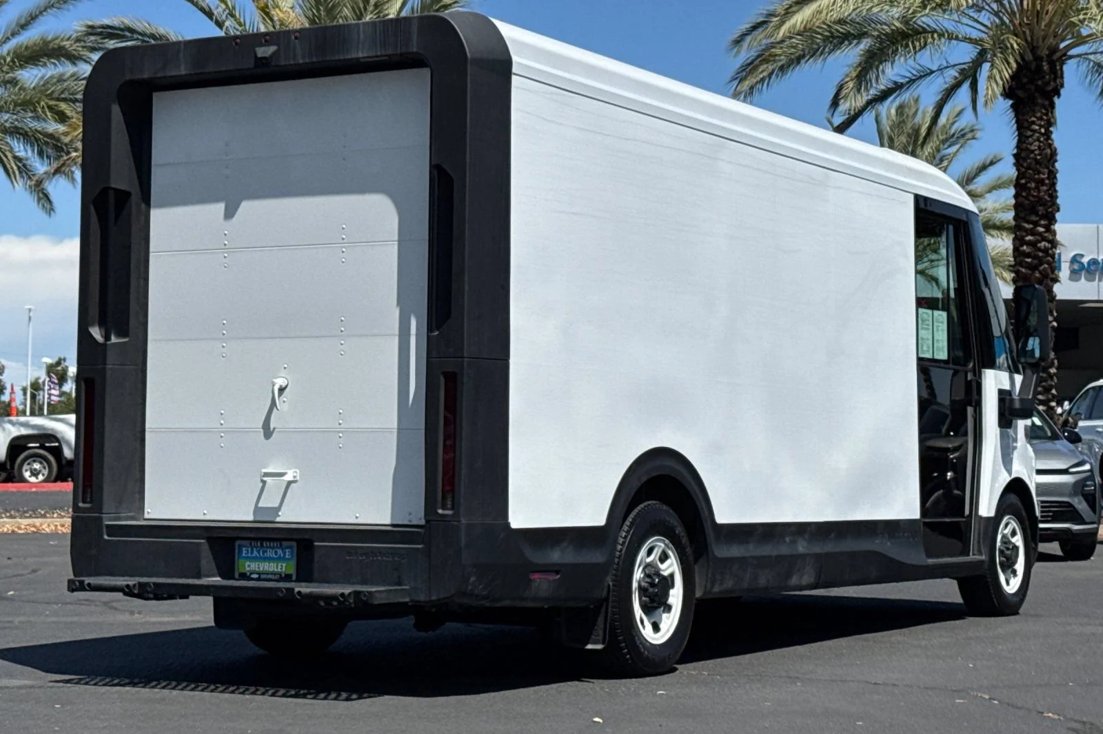 Used 2023 Oyster White BrightDrop EJY image 3