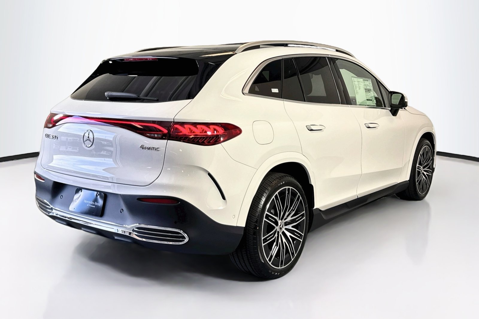 New 2027 Polar White Mercedes-Benz EQE 320 image 5