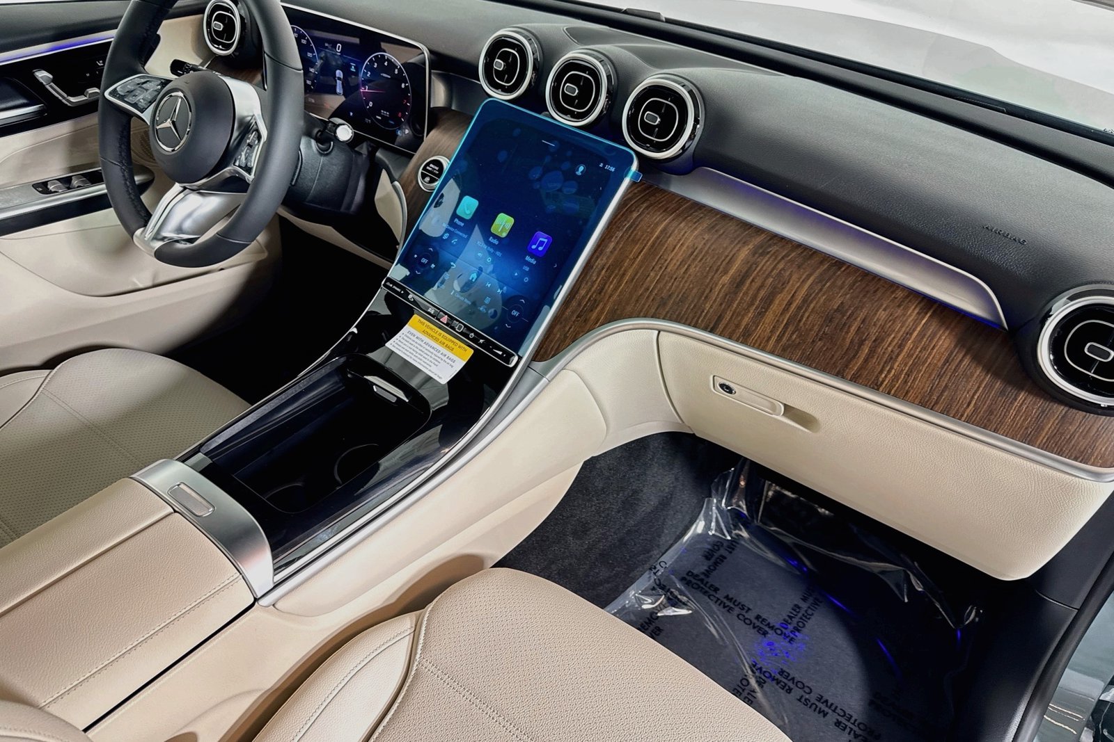 New 2027 Verde Silver Metallic Mercedes-Benz GLC 300 image 27