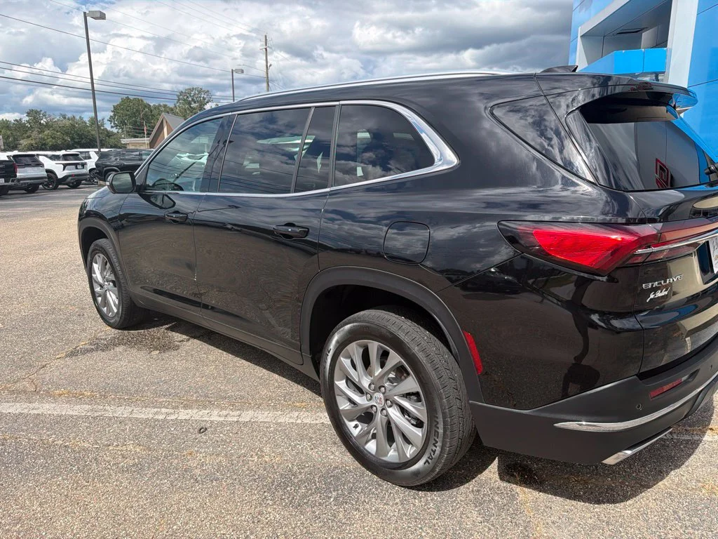 Used 2025 Ebony Twilight Metallic Buick Preferred image 3