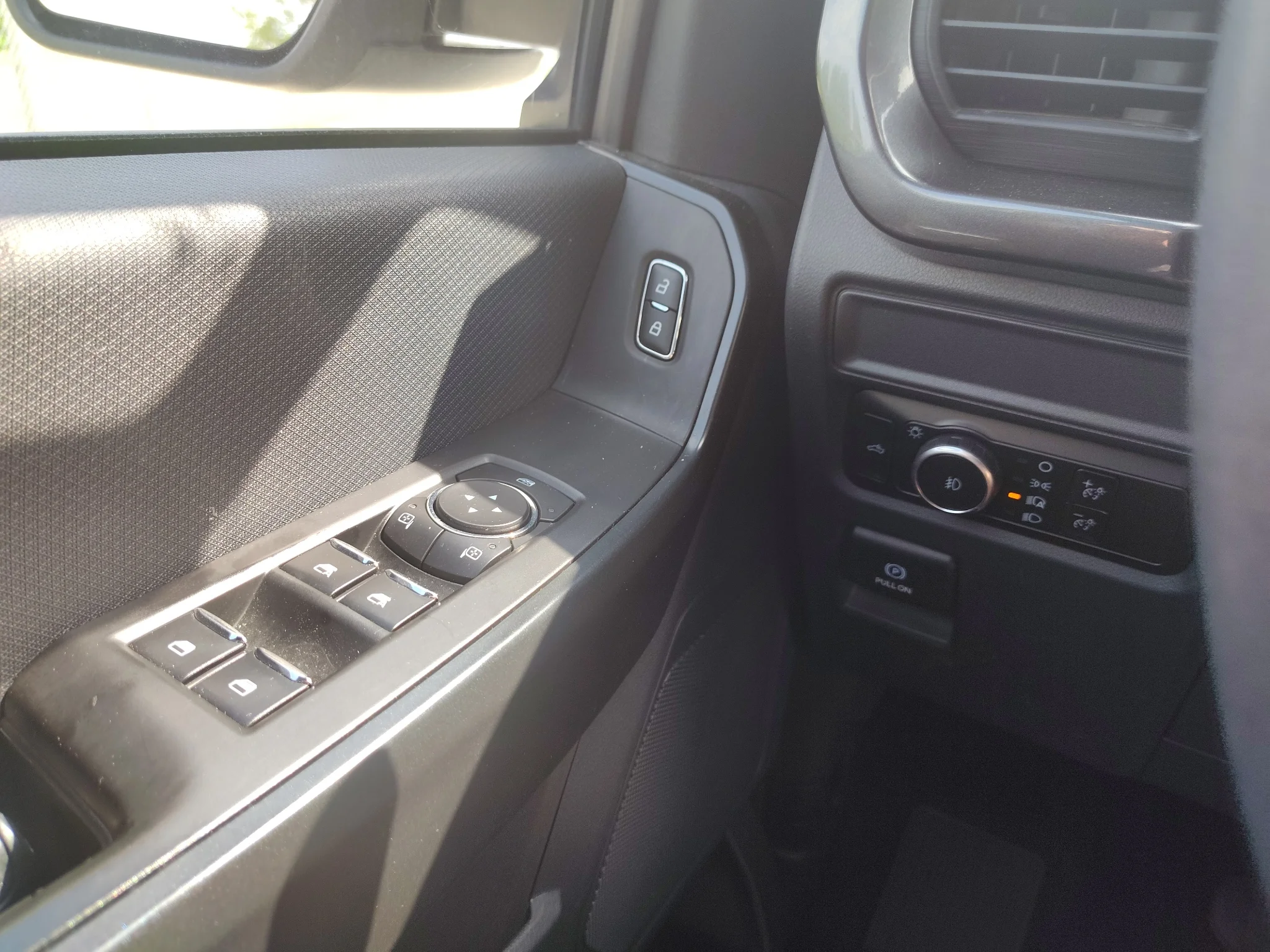 Used 2024 Oxford White Ford STX image 15