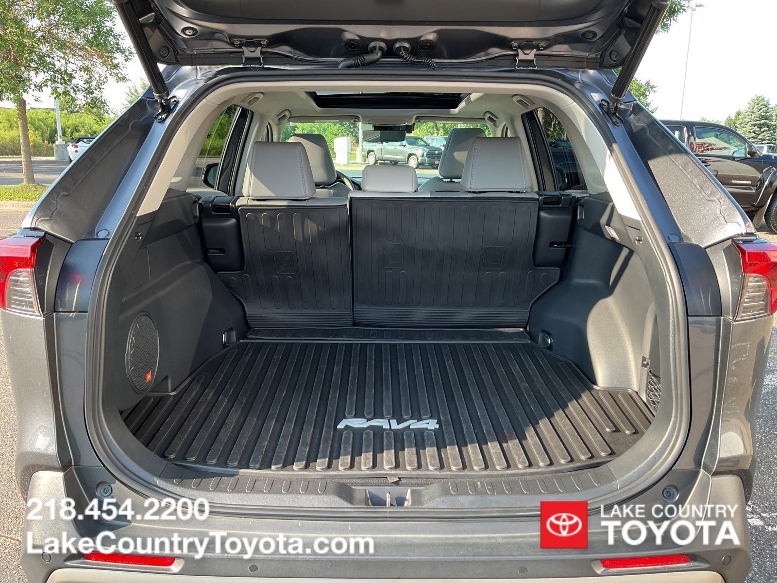 2023 Toyota RAV4 Limited - Photo 11