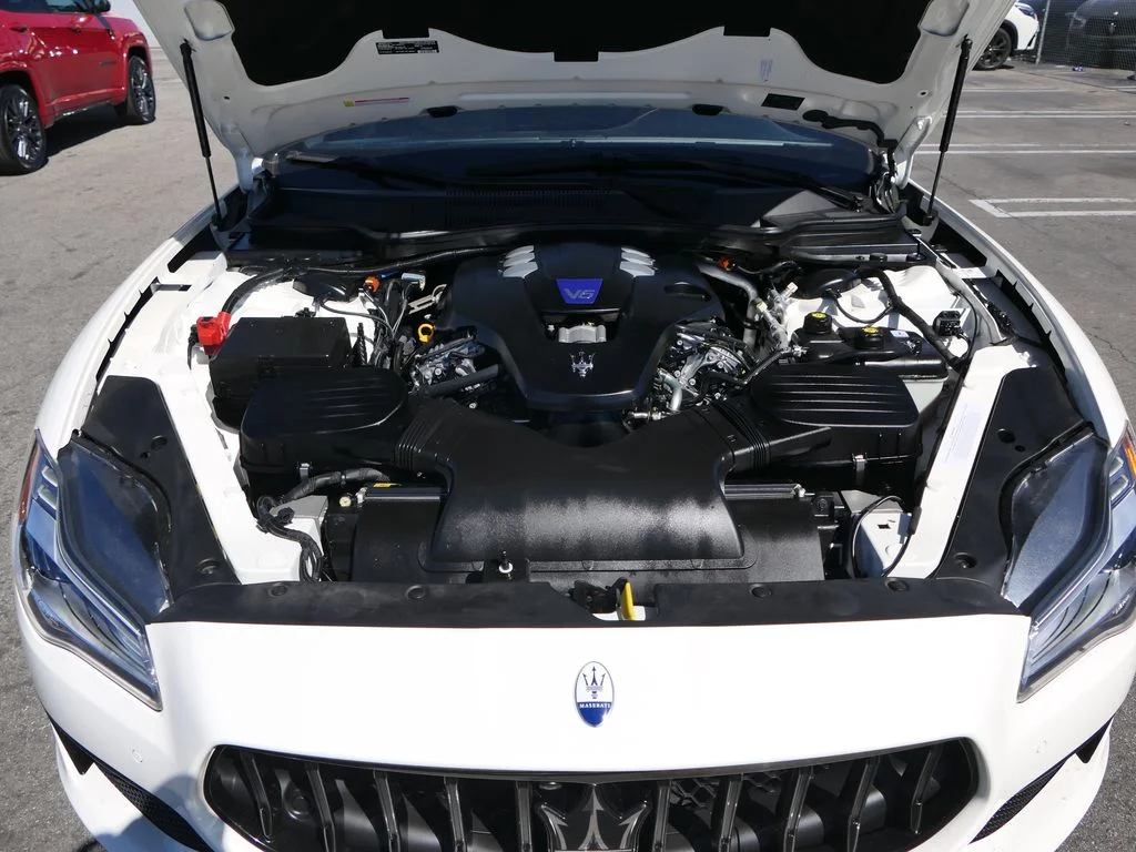 Used 2024  Maserati Modena image 27