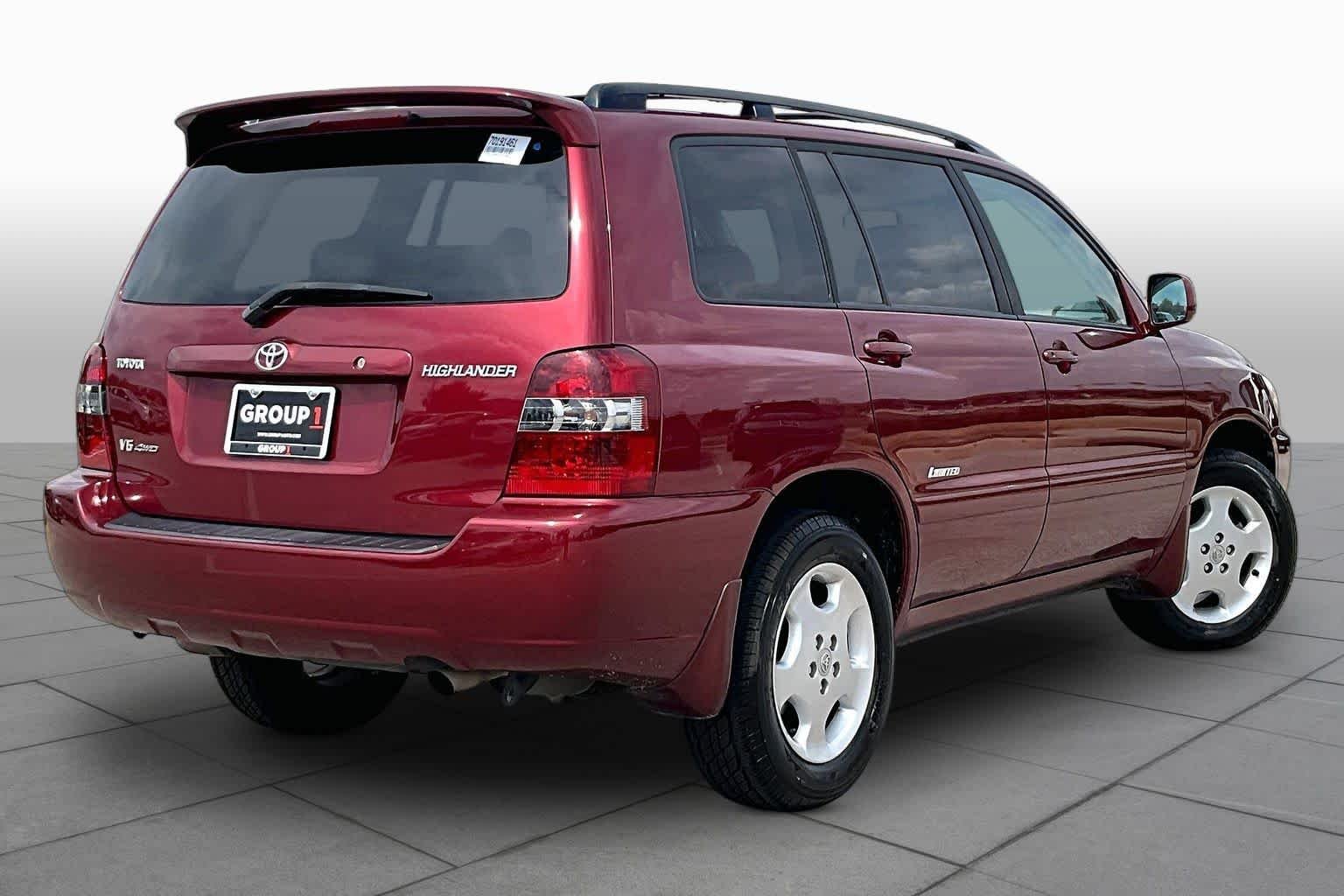 Used 2007 Salsa Red Pearl Toyota Limited w/3rd Row image 12