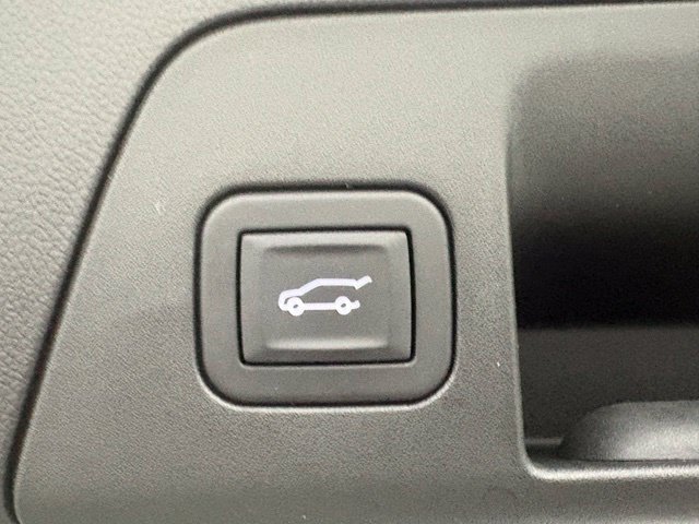 Used 2025 White Buick Preferred image 8