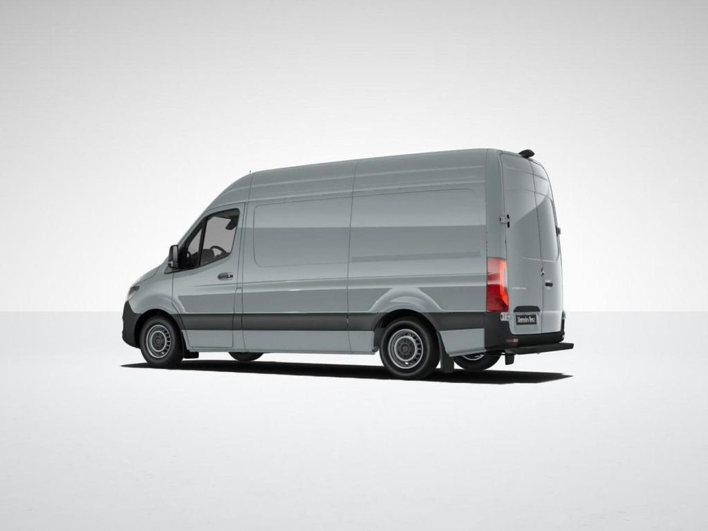 New 2025  Mercedes-Benz Cargo 144 WB image 31