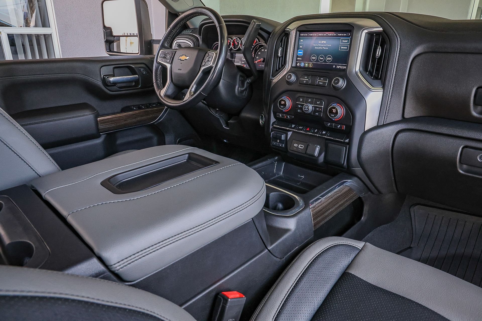 Used 2022 White Chevrolet LT image 34