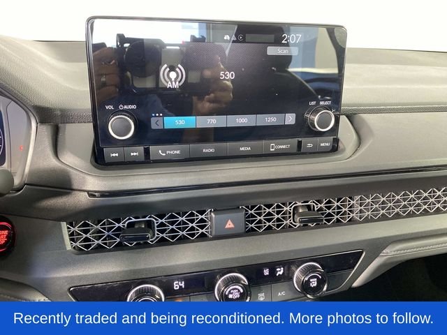 Used 2025 Silver Honda LX image 19