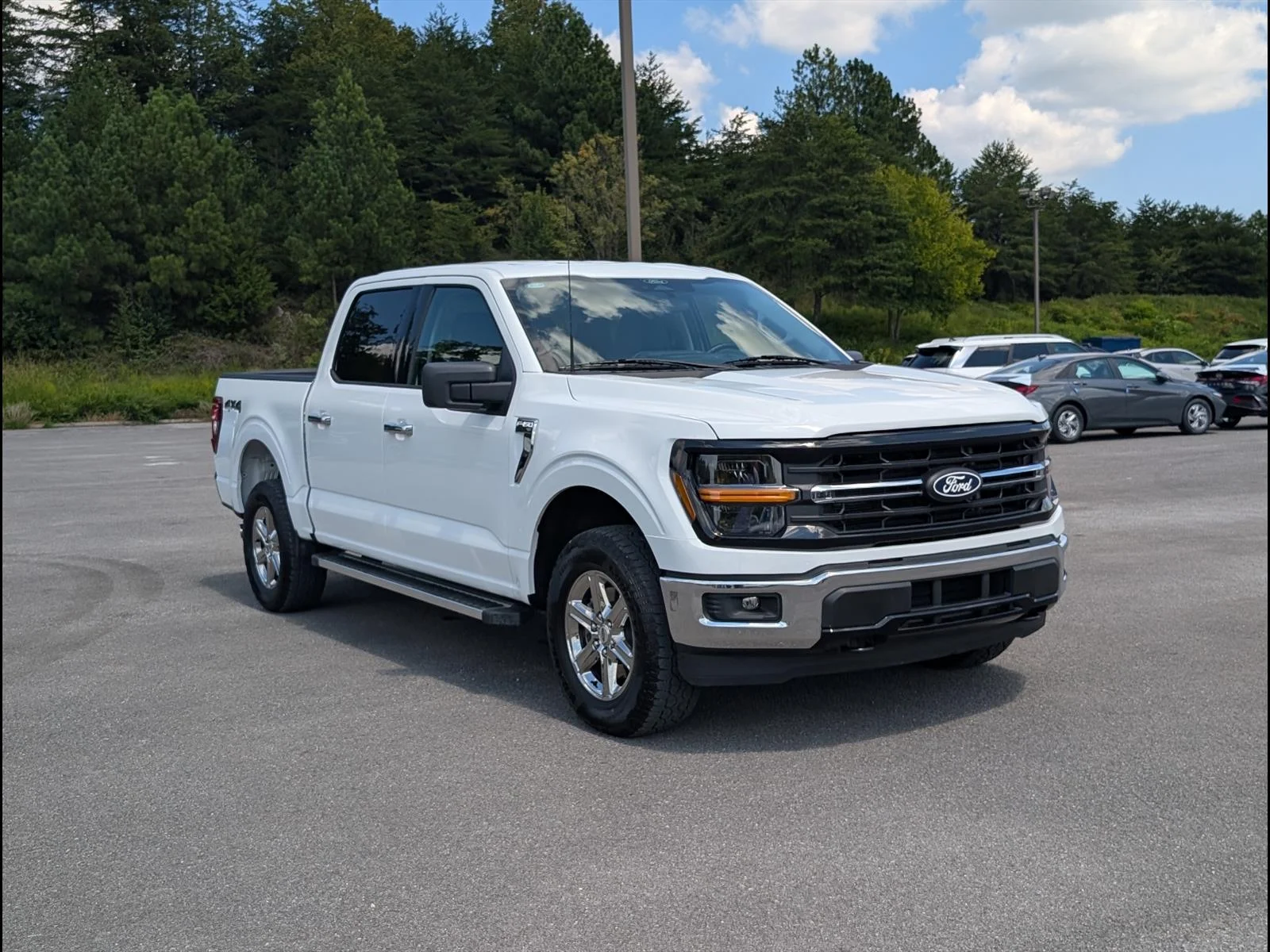 Used 2025 White Ford XLT image 1