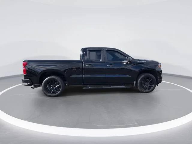 Used 2024 Black Chevrolet Custom image 9
